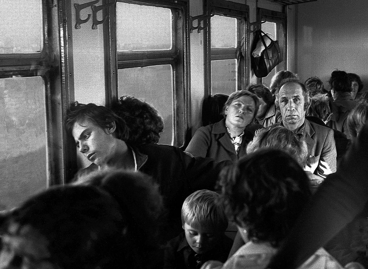 Советские люди в автобусе